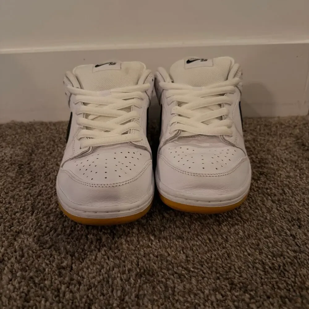 NIKE Men's SB Dunk Low White and Gum Light Brown Shoes Size 11